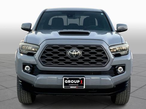 Used 2020 Toyota Tacoma TRD Sport w/ Technology Package image 3