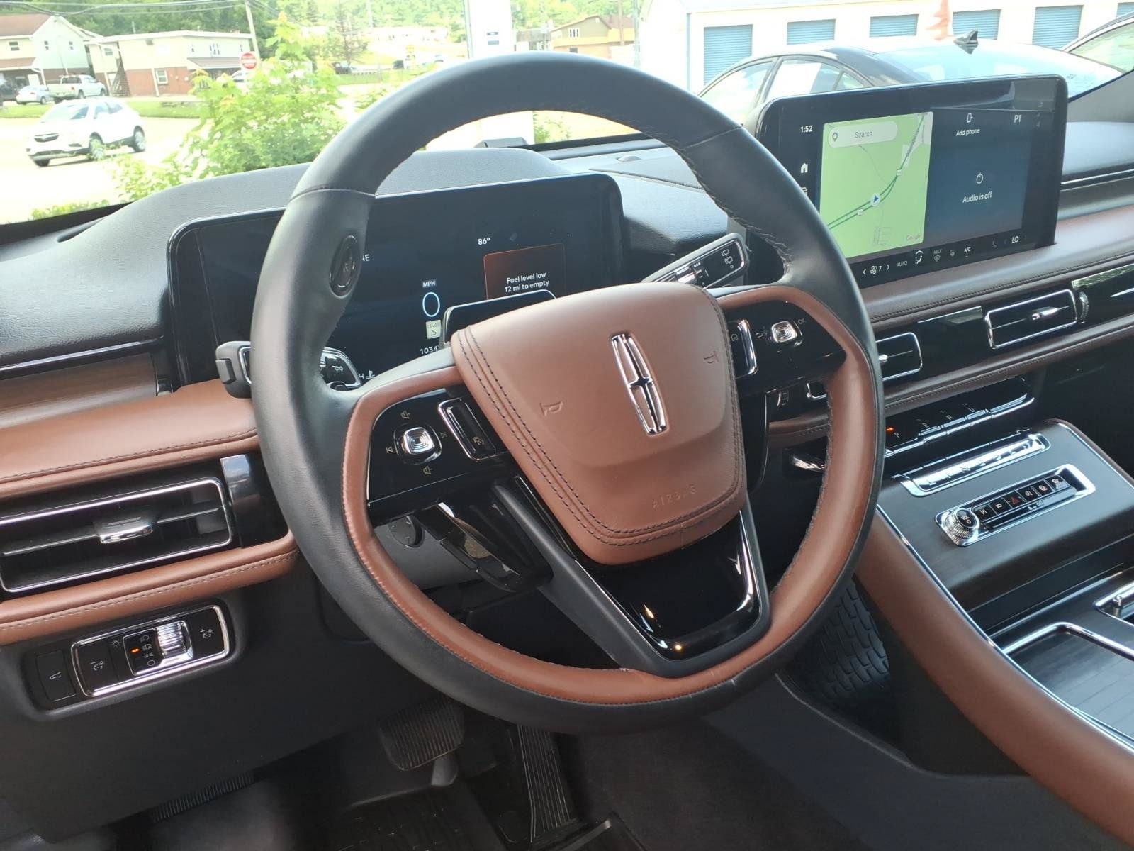 Used 2025 Lincoln Aviator Reserve w/ Illumination Package AWD/4WD image 6