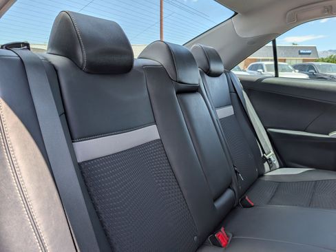 Used 2014 Toyota Camry SE FWD image 30