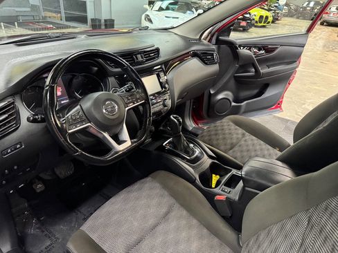 Used 2021 Nissan Rogue Sport SV image 29