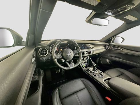 Used 2023 Alfa Romeo Stelvio Ti AWD/4WD image 18