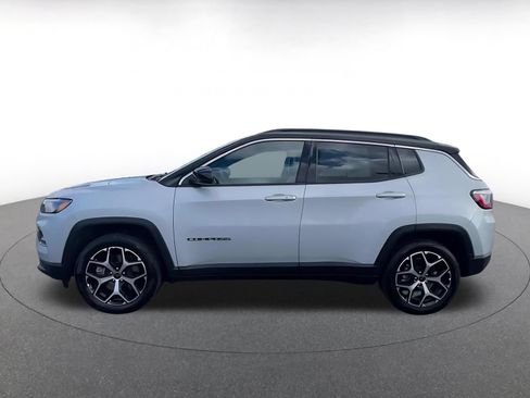Used 2025 Jeep Compass Limited AWD/4WD image 9