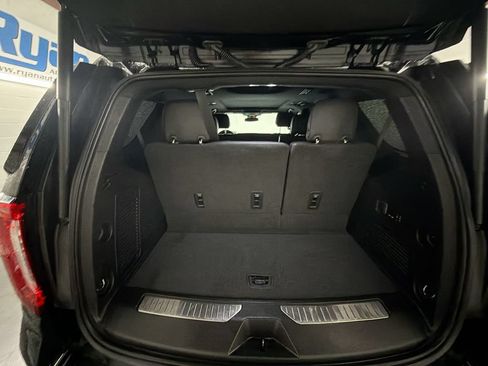Certified 2023 GMC Yukon AT4 w/ AT4 Premium Package AWD/4WD image 27