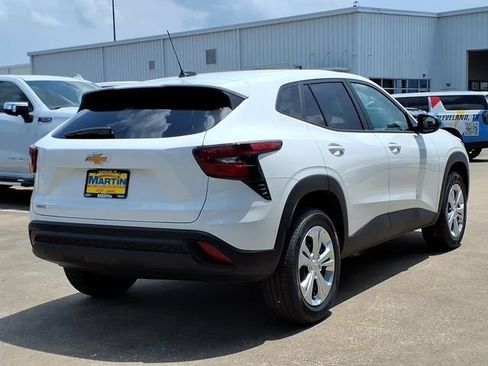 New 2026 Chevrolet Trax LS FWD image 5