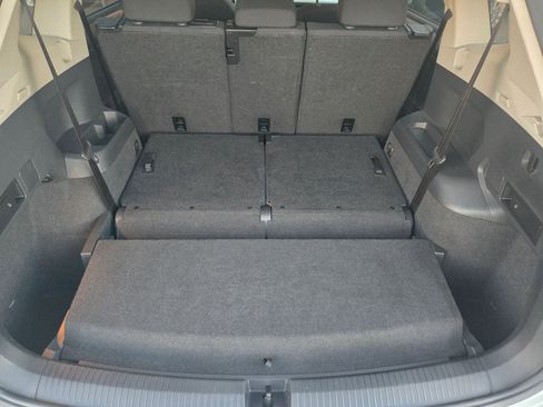 Used 2018 Volkswagen Tiguan S image 57