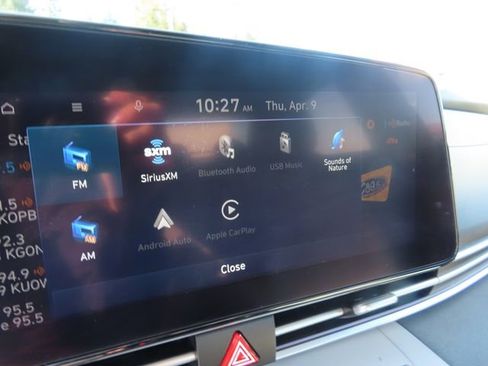 Used 2022 Hyundai Elantra Limited image 27