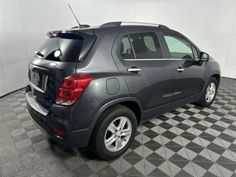 Used 2020 Chevrolet Trax LT w/ LT Convenience Package FWD image 8