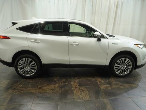 Used 2021 Toyota Venza Limited w/ Advanced Technology Package AWD/4WD image 3