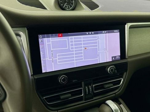 Certified 2023 Porsche Macan Turbo image 19