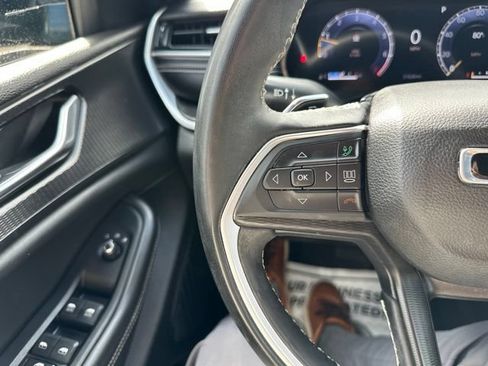 Used 2024 Jeep Grand Cherokee Altitude RWD image 22