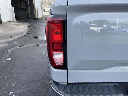 Used 2024 GMC Sierra 1500 SLE image 20