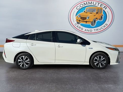 Used 2017 Toyota Prius Prime Plus image 6