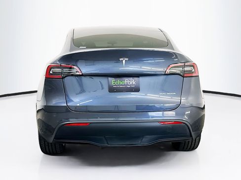 Used 2022 Tesla Model Y Long Range image 7