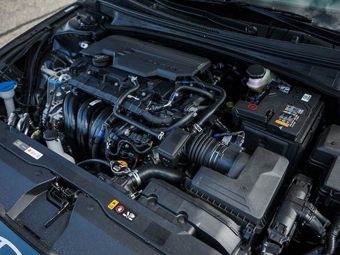 New 2026 Hyundai Elantra Limited FWD image 7