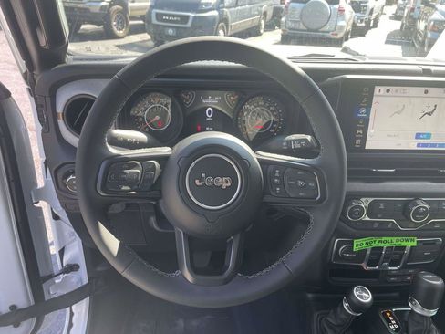 New 2025 Jeep Gladiator Sport image 34