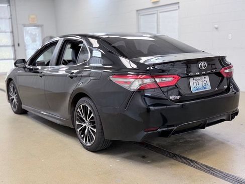 Used 2018 Toyota Camry SE w/ Moonroof Package FWD image 7