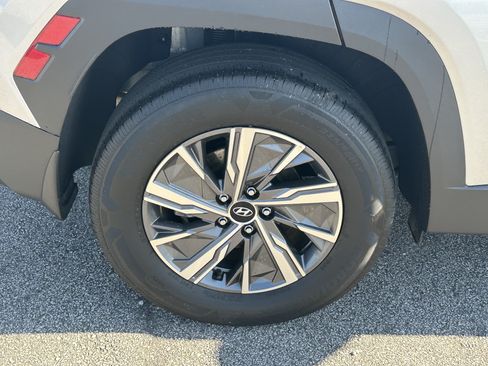 Used 2024 Hyundai Tucson Blue AWD/4WD image 17