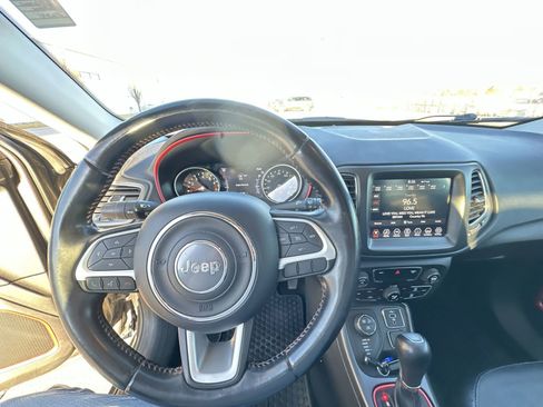 Used 2020 Jeep Compass Trailhawk image 11