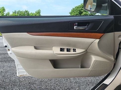 Used 2014 Subaru Outback 2.5i Limited image 19