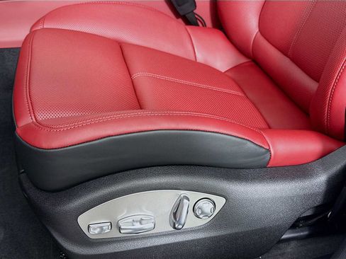 New 2026 Porsche Macan GTS image 13