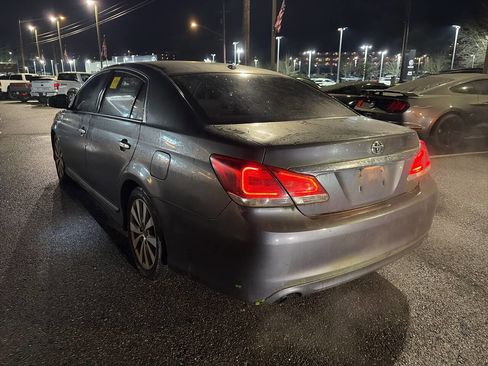 Used 2011 Toyota Avalon Limited image 3