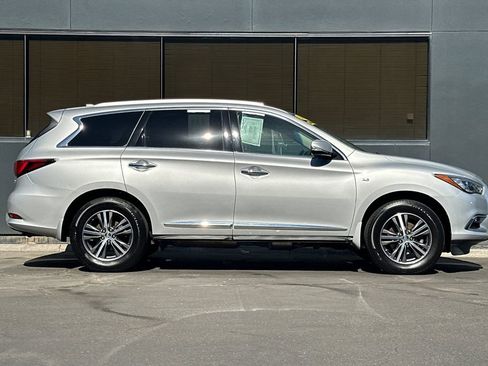 Used 2018 INFINITI QX60 Luxe AWD/4WD image 3