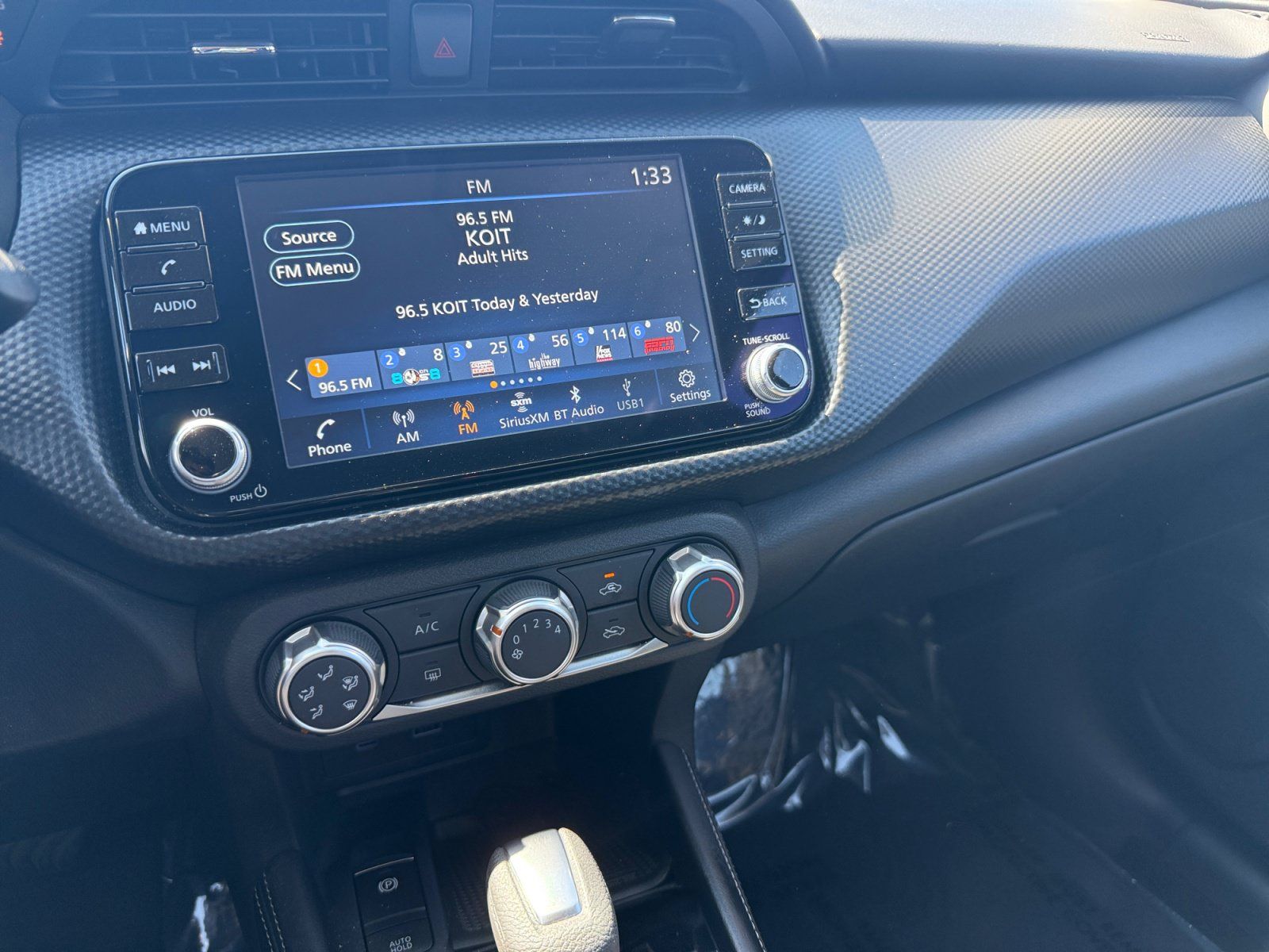 Used 2024 Nissan Kicks SV FWD image 12