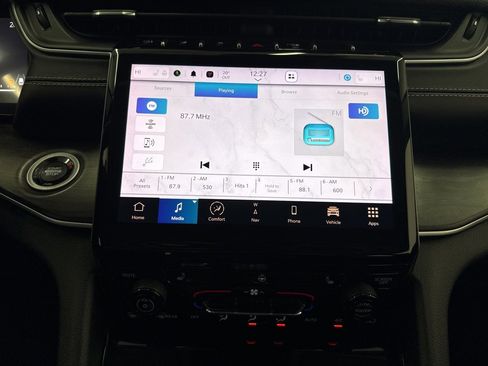 Used 2023 Jeep Grand Cherokee L Limited w/ Black Appearance Package image 26