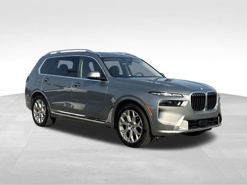 Used 2025 BMW X7 xDrive40i w/ Premium Package AWD/4WD image 7
