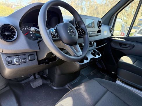 Used 2024 Mercedes-Benz Sprinter 144 Cargo image 20