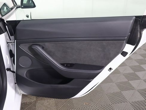 Used 2022 Tesla Model 3 Standard Range image 26