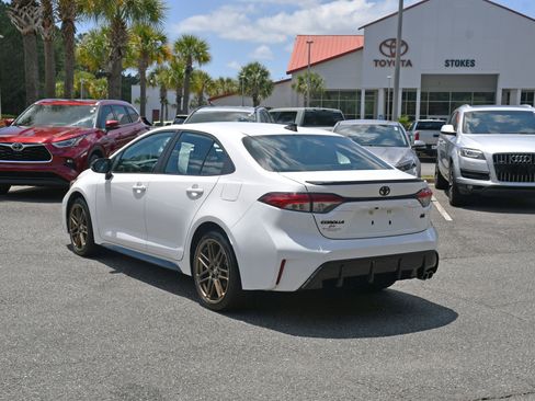 Used 2024 Toyota Corolla Sedan w/ SE Convenience Package FWD image 3
