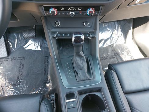 Certified 2025 Audi Q3 2.0T Premium w/ Convenience Package AWD/4WD image 22