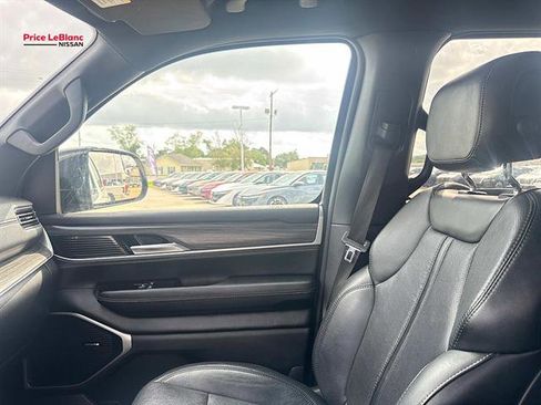 Used 2024 Jeep Wagoneer Series II w/ Flexible Seating Group RWD image 15