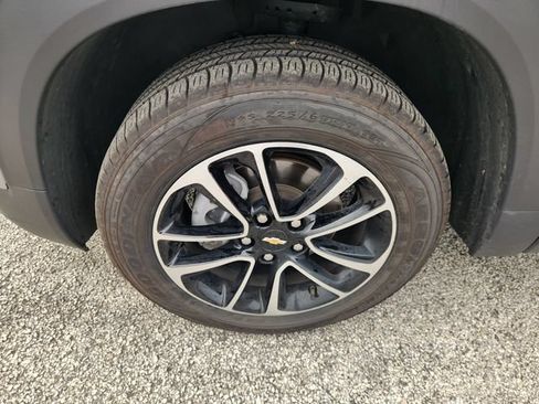 Used 2025 Chevrolet TrailBlazer LT AWD/4WD image 10
