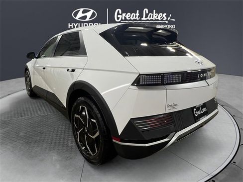 Used 2024 Hyundai Ioniq 5 SEL image 3