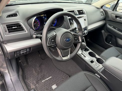 Used 2019 Subaru Outback 2.5i Premium image 17