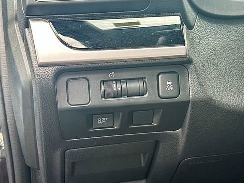 Used 2017 Subaru Crosstrek 2.0i Limited image 11