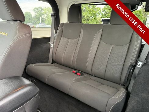Used 2015 Jeep Wrangler Sahara w/ Dual Top Group AWD/4WD image 27
