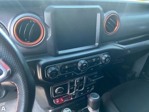 Used 2021 Jeep Gladiator Mojave AWD/4WD image 8