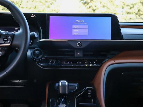 Certified 2025 Toyota Crown Signia w/ Advanced Technology Package AWD/4WD image 16