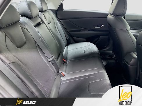 Used 2022 Hyundai Elantra Limited FWD image 31
