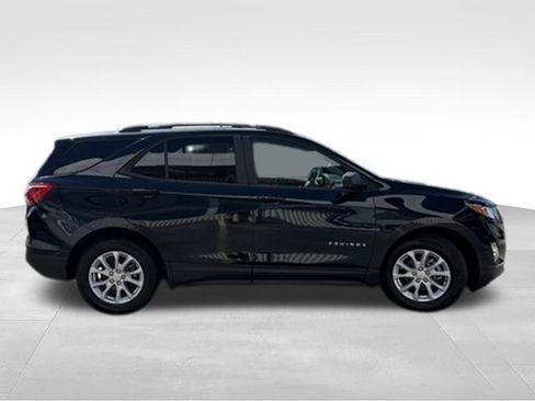 Used 2021 Chevrolet Equinox LS w/ LS Convenience Package FWD image 6