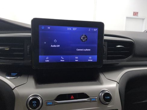 Used 2022 Ford Explorer XLT image 25