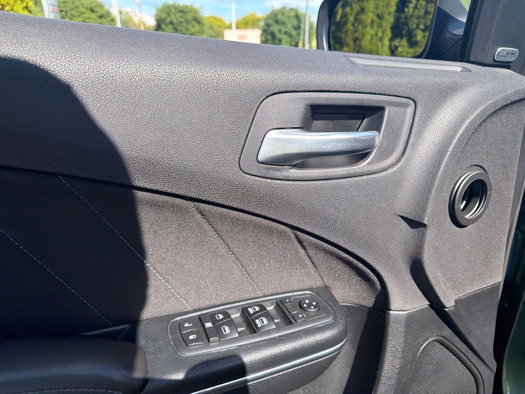 Used 2018 Dodge Charger R/T Scat Pack RWD image 17