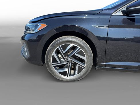 Certified 2023 Volkswagen Jetta SEL FWD image 9