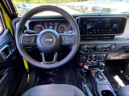 Used 2024 Jeep Wrangler Unlimited Sport AWD/4WD image 5