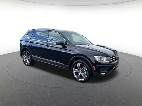Used 2020 Volkswagen Tiguan SEL AWD/4WD image 1