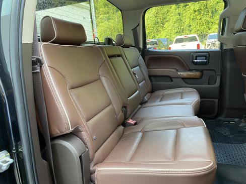 Used 2017 Chevrolet Silverado 2500 High Country w/ Snow Plow Prep Package AWD/4WD image 30