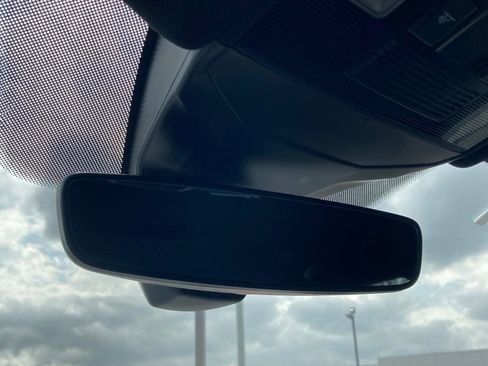 Used 2025 Volkswagen Jetta Sport image 24